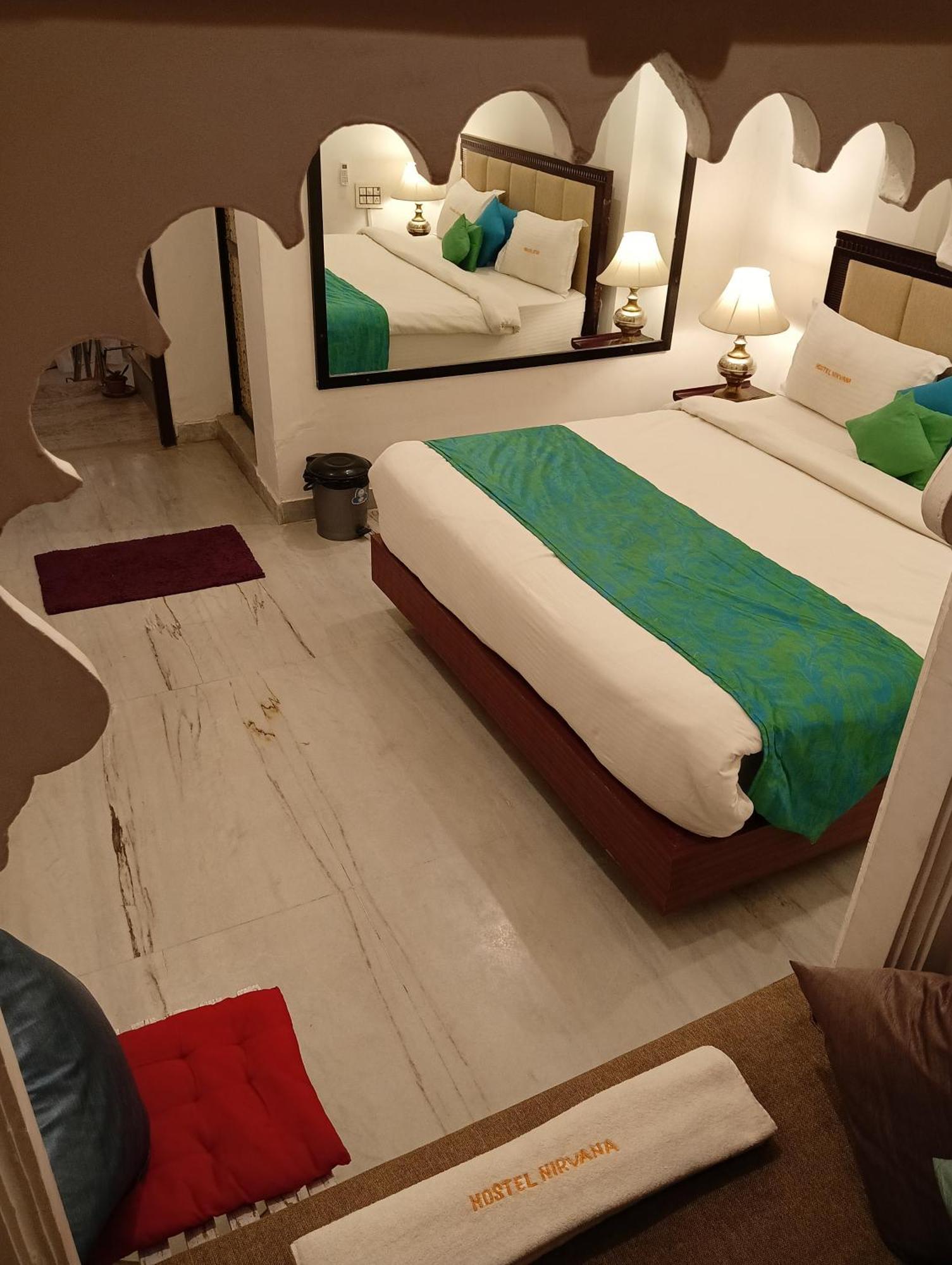 Hotel Nirvana Lakeside Udaipur Exterior photo