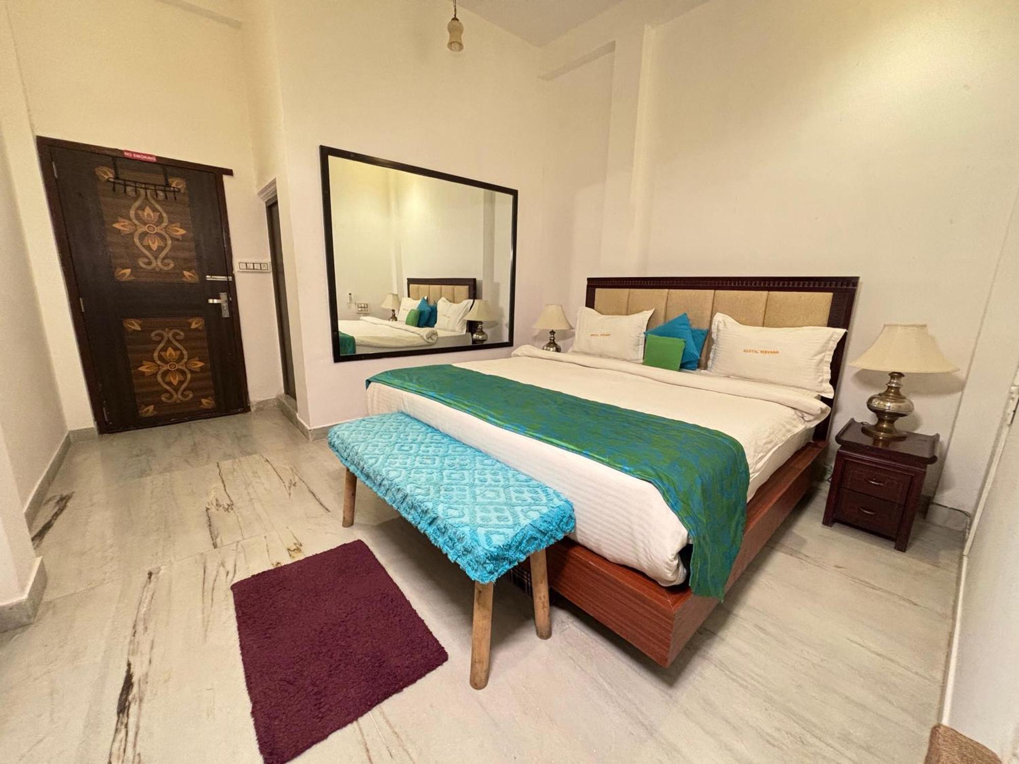 Hotel Nirvana Lakeside Udaipur Exterior photo